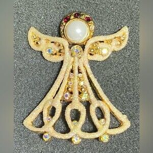 Vintage Angel Brooch Beautiful Design Adorned with Rhinestones and Pearl Details